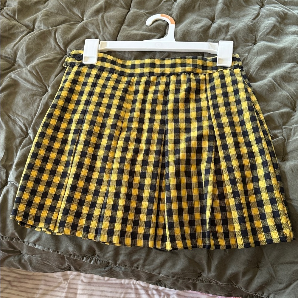 H&M DIVIDED "Clueless" Yellow/Black Plaid Pleated Mini Skirt Size 2 - Picture 2 of 5